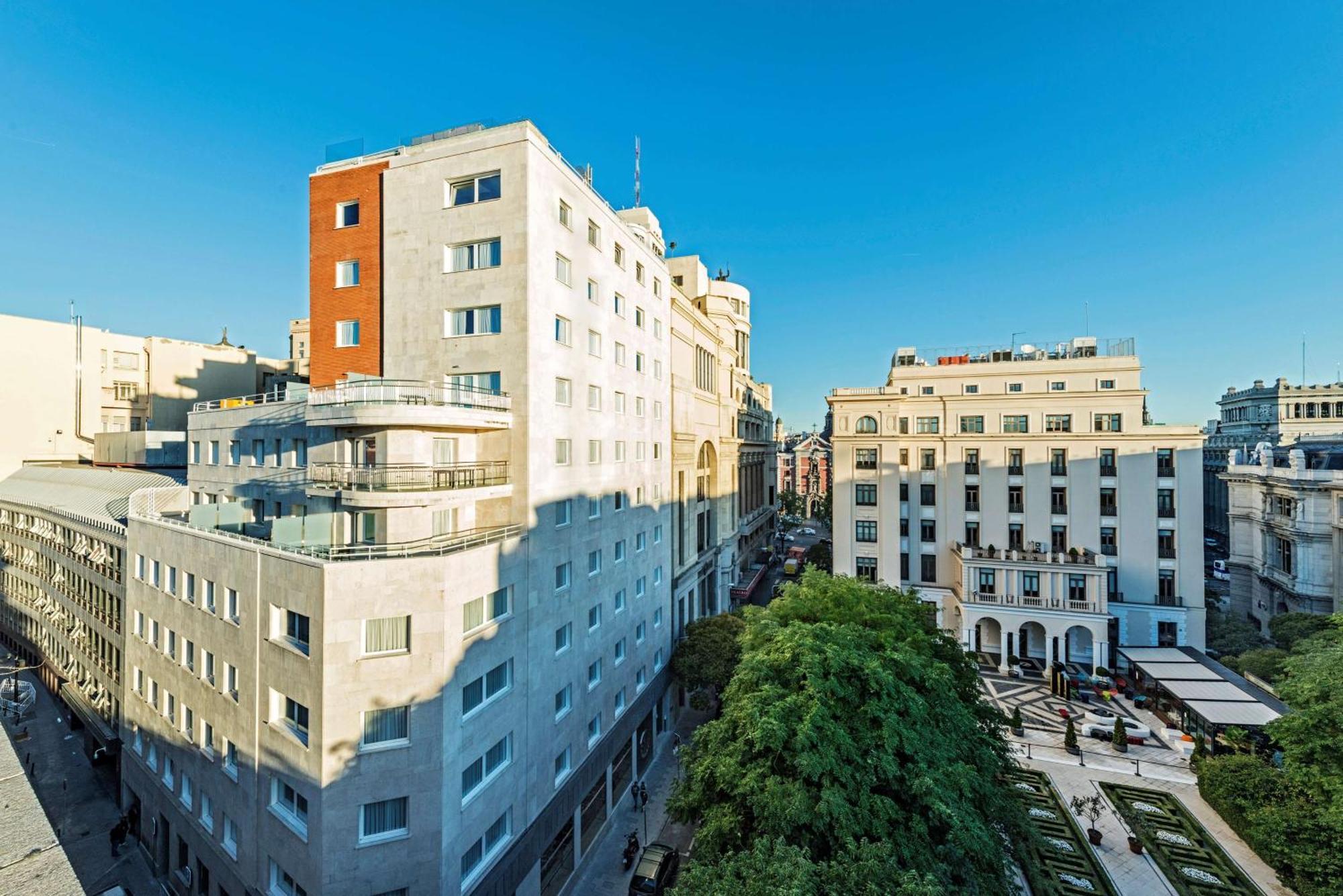 Hotel Nh Collection Madrid Suecia Exteriér fotografie Residential buildings in the neighborhood