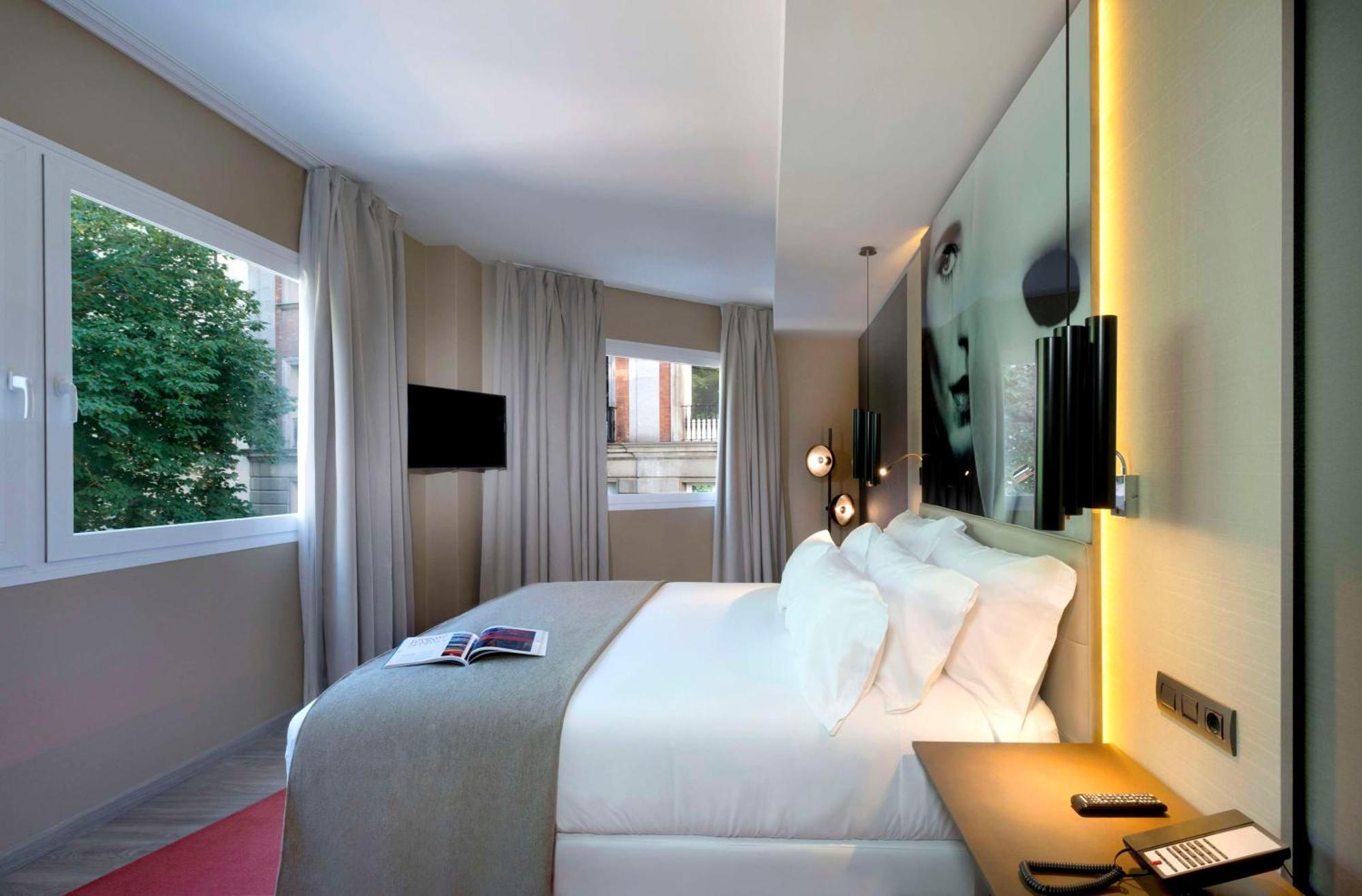 Hotel Nh Collection Madrid Suecia Exteriér fotografie A room at the hotel